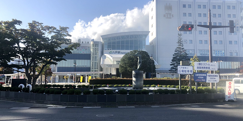 八戸駅前の風景